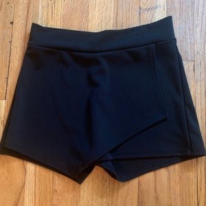 Juniors Black Envelope Skirt